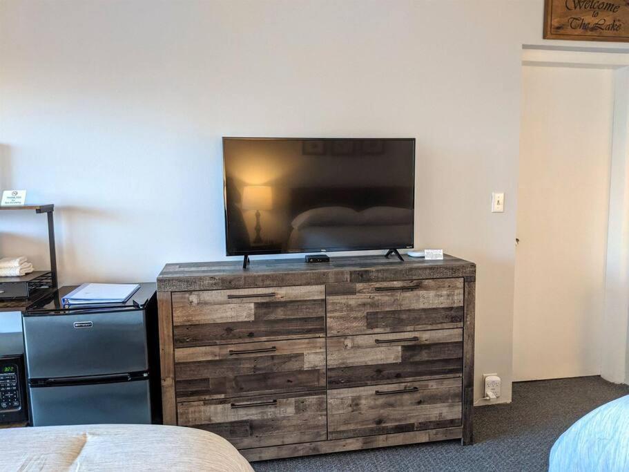Cute Lower Level Cedar Lodge Room With Balcony & Lake Views! Лакония Экстерьер фото